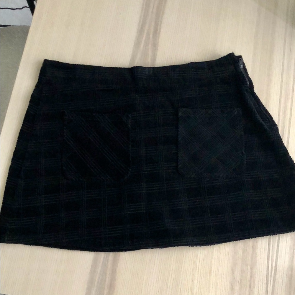 Forever 21 Black Plaid Mini Velvet Skirt